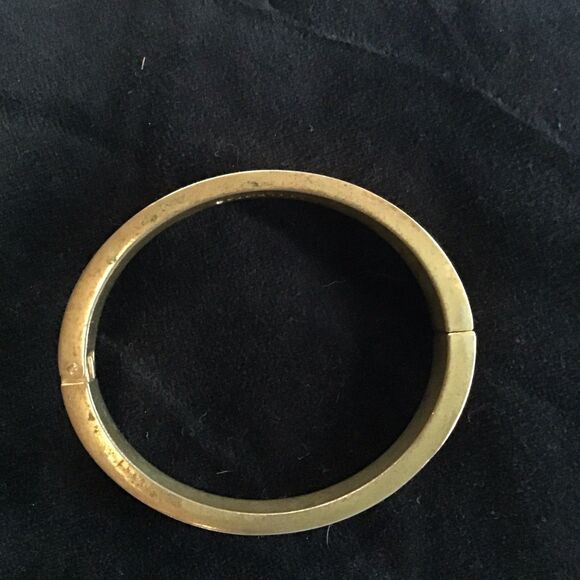 Talbots Hammered Metal Gold Tone Bangle Bracelet Hinged Vintage - Picture 5 of 6